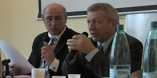 Constantin Ciosu vrea salarii compensatorii pentru cei care vor pleca din toamnă din învăţământ. Foto: Bogdan Nistor