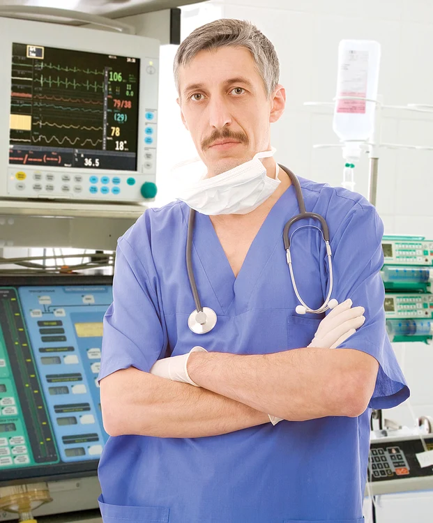 Medicii și asistenții vor  avea scăderi de lefuri  de peste 1.000 de lei