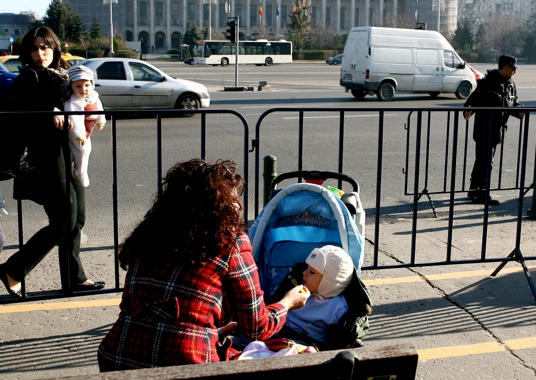 Mamele care au primit mai mulţi bani pentru creşterea copiilor nu vor mai fi nevoite să-i returneze (foto: Click!)