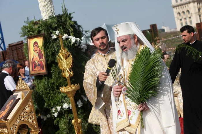 Prima slujbă la Catedrala Mântuirii Neamului. (Foto: Sever Gheorghe)