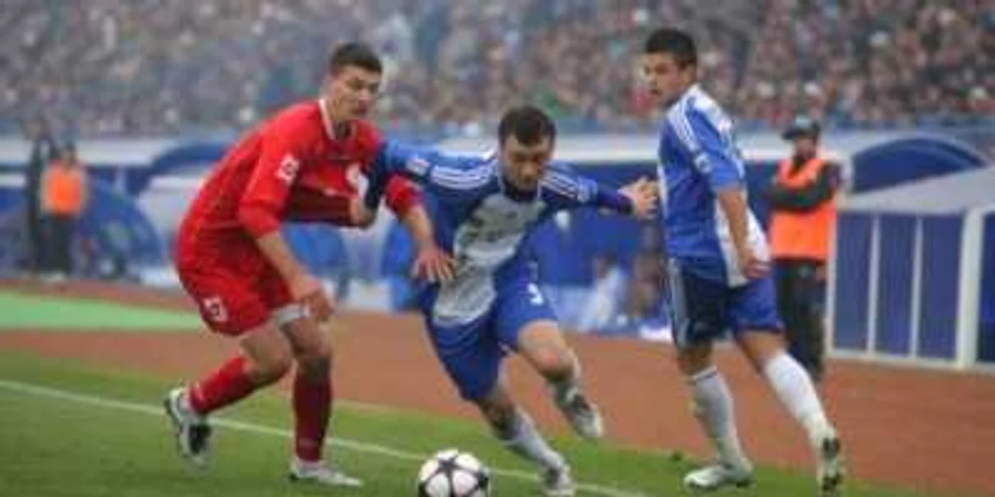 Sorin Buşu (la minge) a fost titular în această după-amiază
