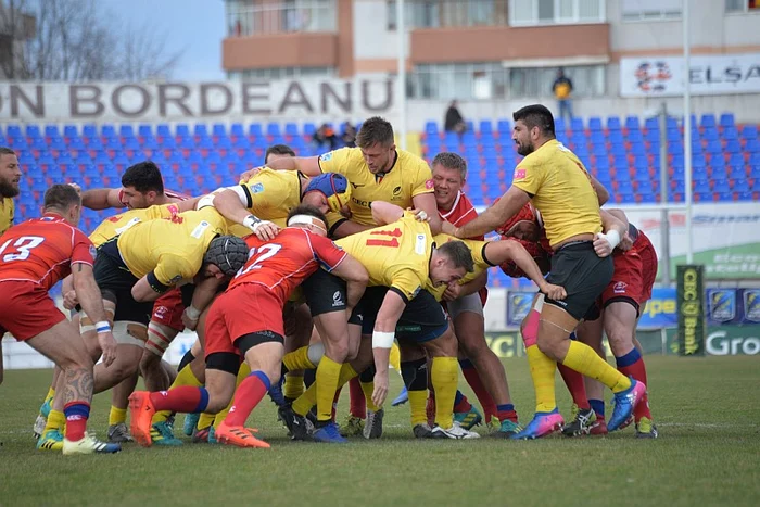 România a forțat pe înaintare, bătrâneșteFoto: Sport Pictures