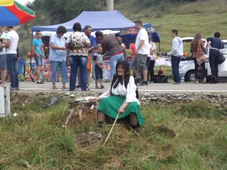 serbare campeneasca la ciresu FOTO Corina Macavei