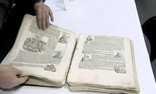 VIDEO A fost descoperită o carte veche de 600 de ani jpeg