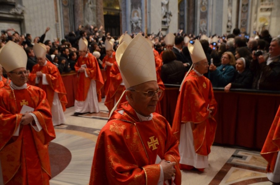 Vaticanul, în pragul unei alegeri istorice: Cine sunt cardinalii cu cele mai mari șanse să devină noul papă. Patru nume, preferate de casele de pariuri
