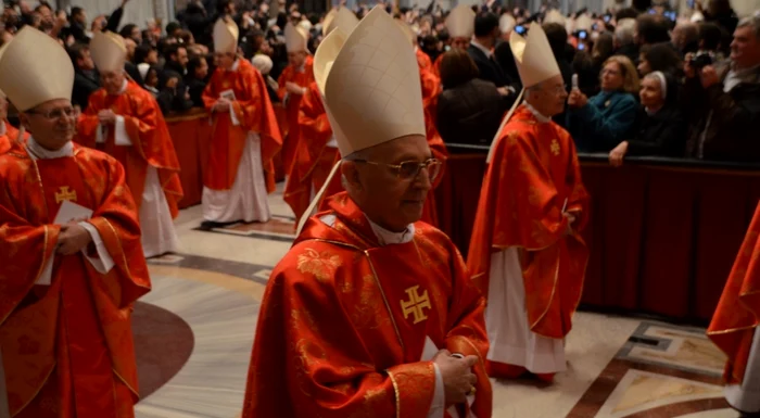 Cardinalii revin în Capela Sixtină pentru alegerea papei / foto: arhiva Click!