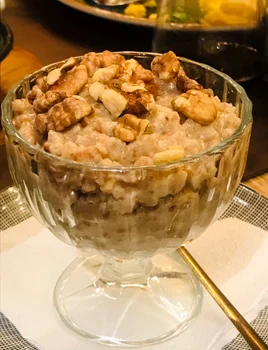 22 lei costă paharul cu colivă la restaurant foto: Alina Erimia
