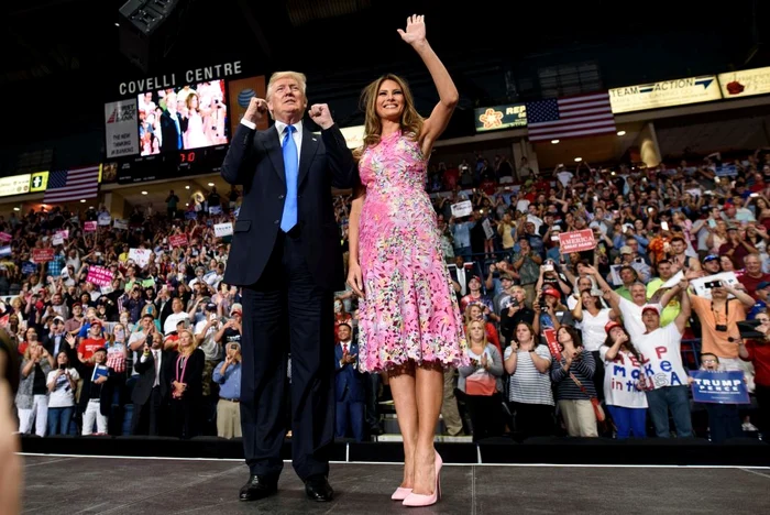 1 donald si melania trump gettyimages 822695846 jpg jpeg