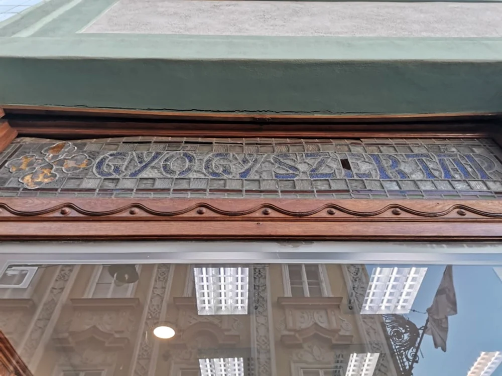 Povestea unei farmacii care a scris istorie în Timişoara