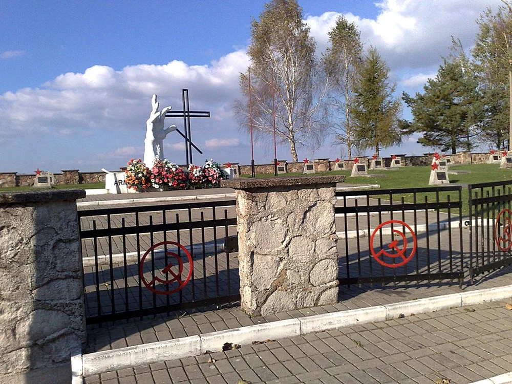 Cimitirul sovietic din Milejczyce, Polonia FOTO panoramio.com