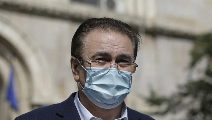 Prefectul Capitalei, Gheorghe Cojanu, vrea să detașeze medici și asistente de la școli și grădinițe