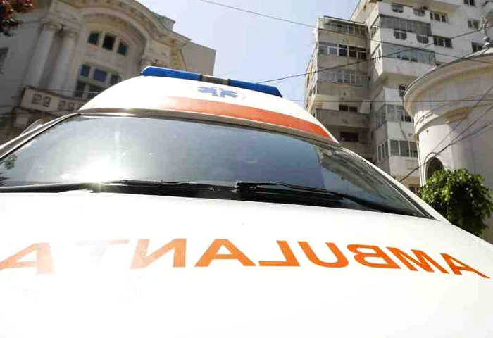 Echipajul de pe ambulanţă a plecat văzând că nimeni nu răspunde la uşăFoto: arhiva Click!