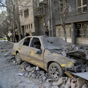 O imagine a distrugerilor din Piața Enqelab, Teheran, Iran FOTO Profimedia