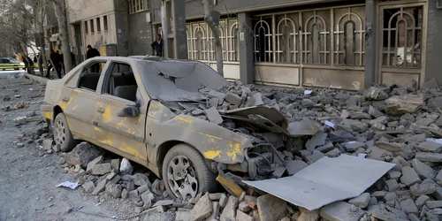 O imagine a distrugerilor din Piața Enqelab, Teheran, Iran FOTO Profimedia