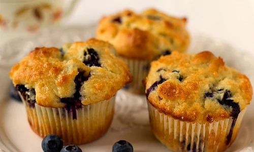 blueberry muffins 2 550 jpeg