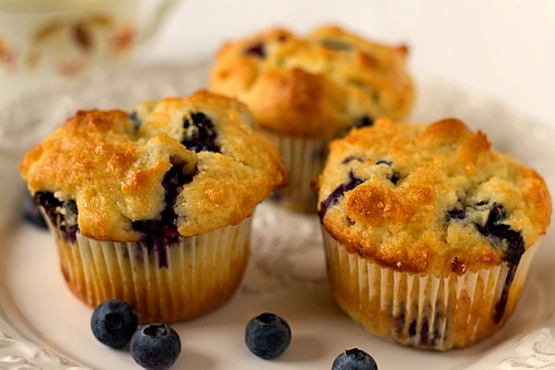 blueberry muffins 2 550 jpeg