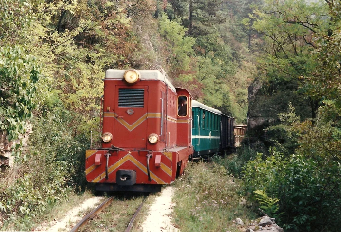 Mocăniţa de Hunedoara Fără şine Fără locomotivă Fără jpeg