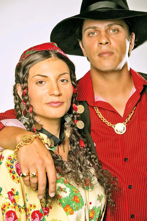 2007. Ioana Ginghină a fost Zambila, în ”Inimă de ţigan”. Aici alături de Lucian Viziru