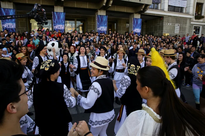 Sezonul numărul cinci de la "Românii au talent 2015" aduce cu sine vedete noi, în cadrul spectacolului