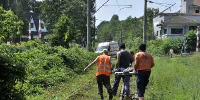 Bărbatul a fost decapitat de tren