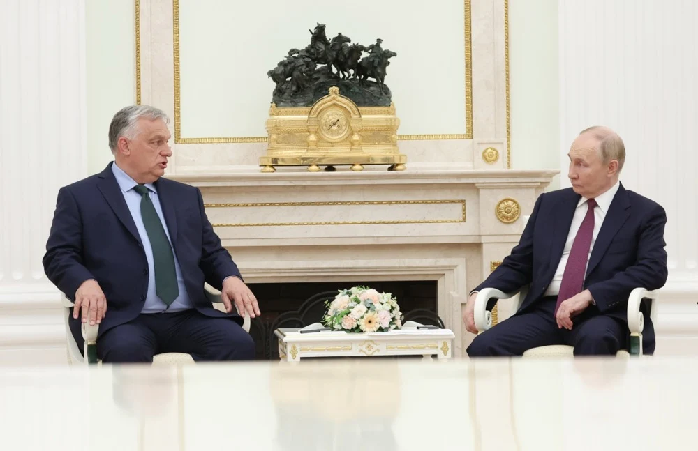 Premierul ungar sfidează Bruxelles-ul: Viktor Orban promite la Kremlin că va continua importurile de hidrocarburi din Rusia