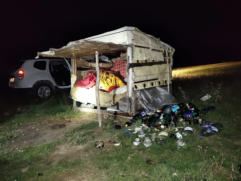 Caz de trafic de persoane în Covasna. Șase persoane au fost forțate să muncească în condiții mizere