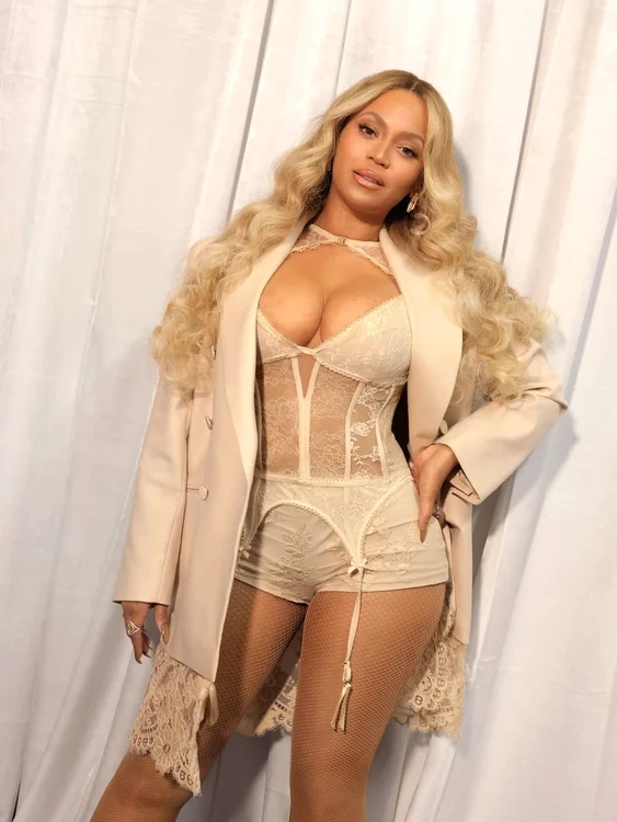 Beyoncé și-a etalat formele (Foto: Instagram)