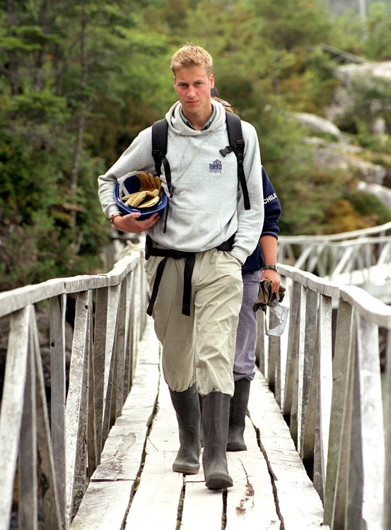 Prințul William tânăr în 2000 arhivă Chile GettyImages 2078186 jpg