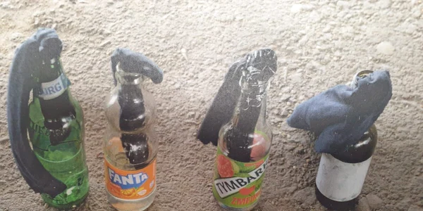 cocktailuri molotov Foto    Poliția Română jpg