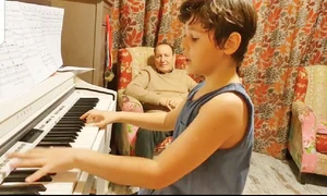 Petre Geambaşu  a ascultat cu emoţie  recitalul nepotului  său, DaviN, un  pianist talentat  jpeg