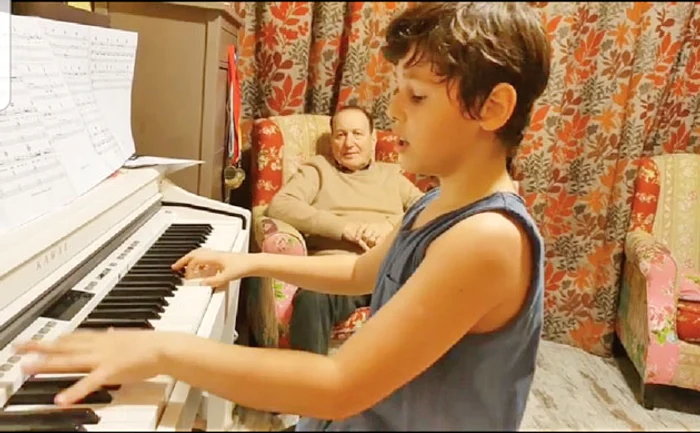 Petre Geambaşu a ascultat cu emoţie recitalul nepotului său, DaviN, un pianist talentat