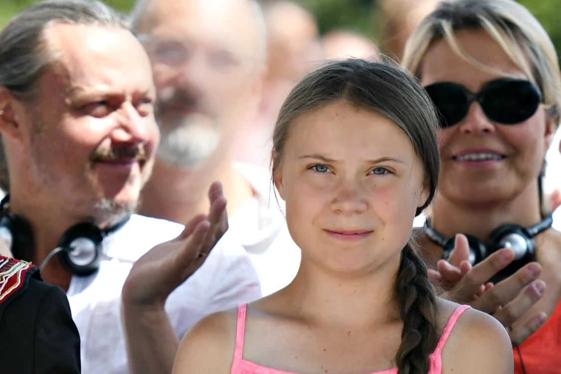 Greta Thunberg - activistă de mediu suedeză care încearcă să oprească încălzirea globală şi schimbările climatice
