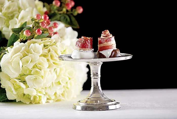 
    Brioşe cu  şunculiţă  