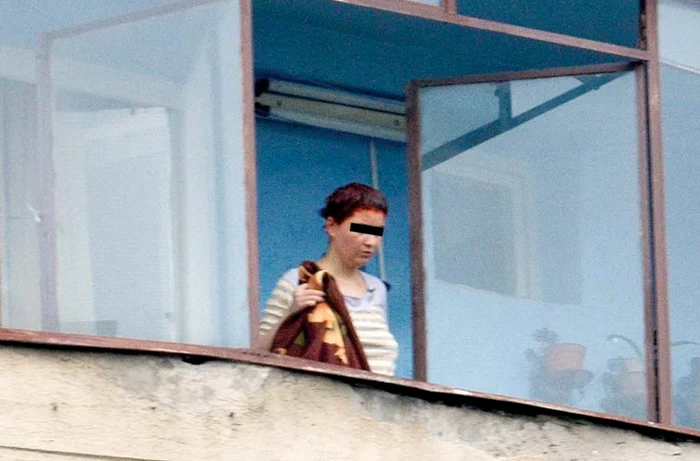 
    Elena, soţia lăutarului, s-a săturat de amantlâcuri  