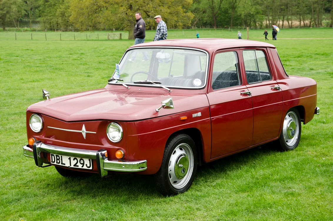 Renault 8, mașina care a inspira producerea Daciei 1100 FOTO wikipedia