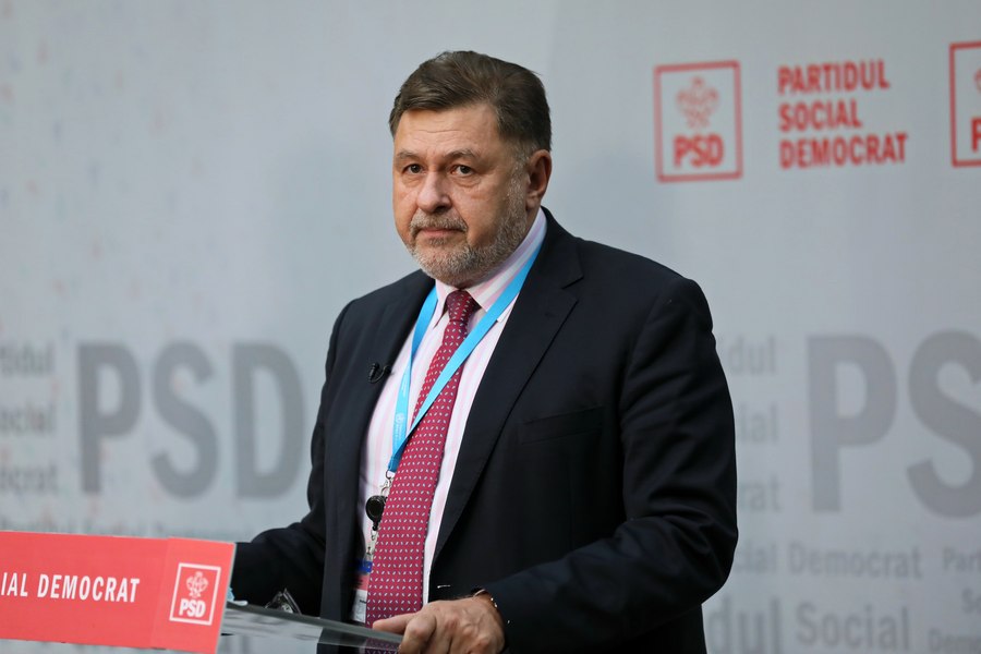 Un deputat USR a depus o plângere penală împotriva lui Alexandru Rafila în scandalul vaccinurilor Pfizer