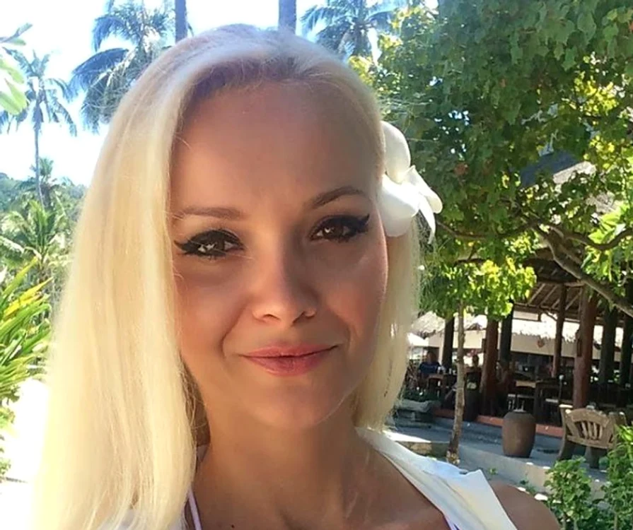 
    Oana Ioja, fiica omului de afaceri arădean Liviu Ioja (fostul director Arbema), a fost găsită spânzurată în propria locuinţăFOTO: Facebook  