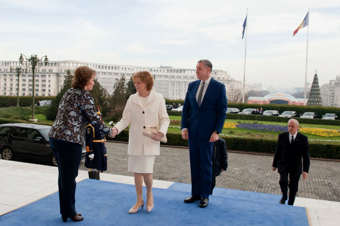 2 majestatea sa margareta custodele coroanei principele radu parlamentul romaniei sesiune solemna 21 decembrie 2019 depunere juramant presedinte ang2848 jpg jpeg