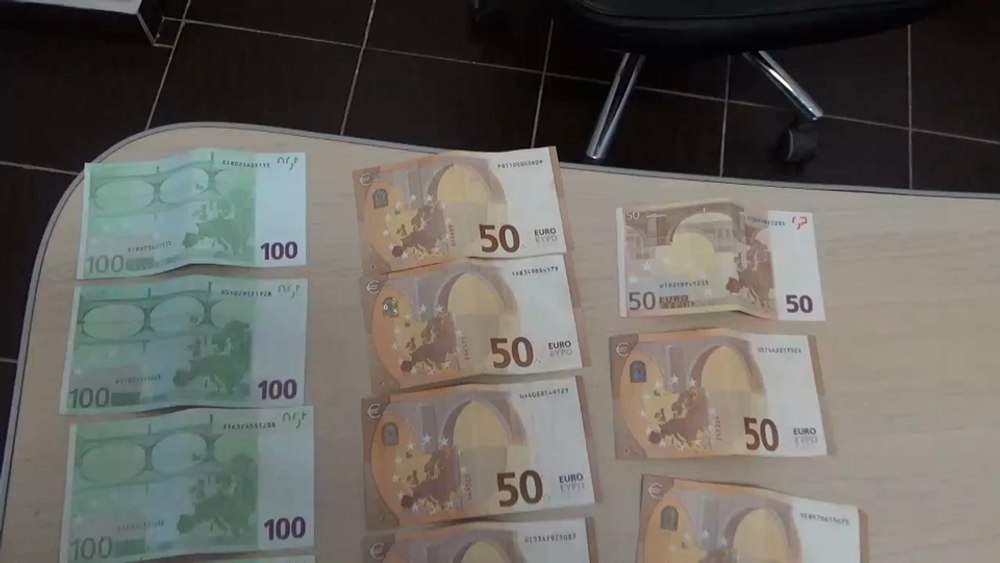 Polițist momit cu șpagă, la Sibiu. Miza era un dosar penal pentru conducere fără permis VIDEO 