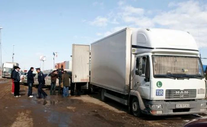 50 de tone de mărfuri au fost reţinute până la clarificarea situaţiei lor. Foto: Adevărul