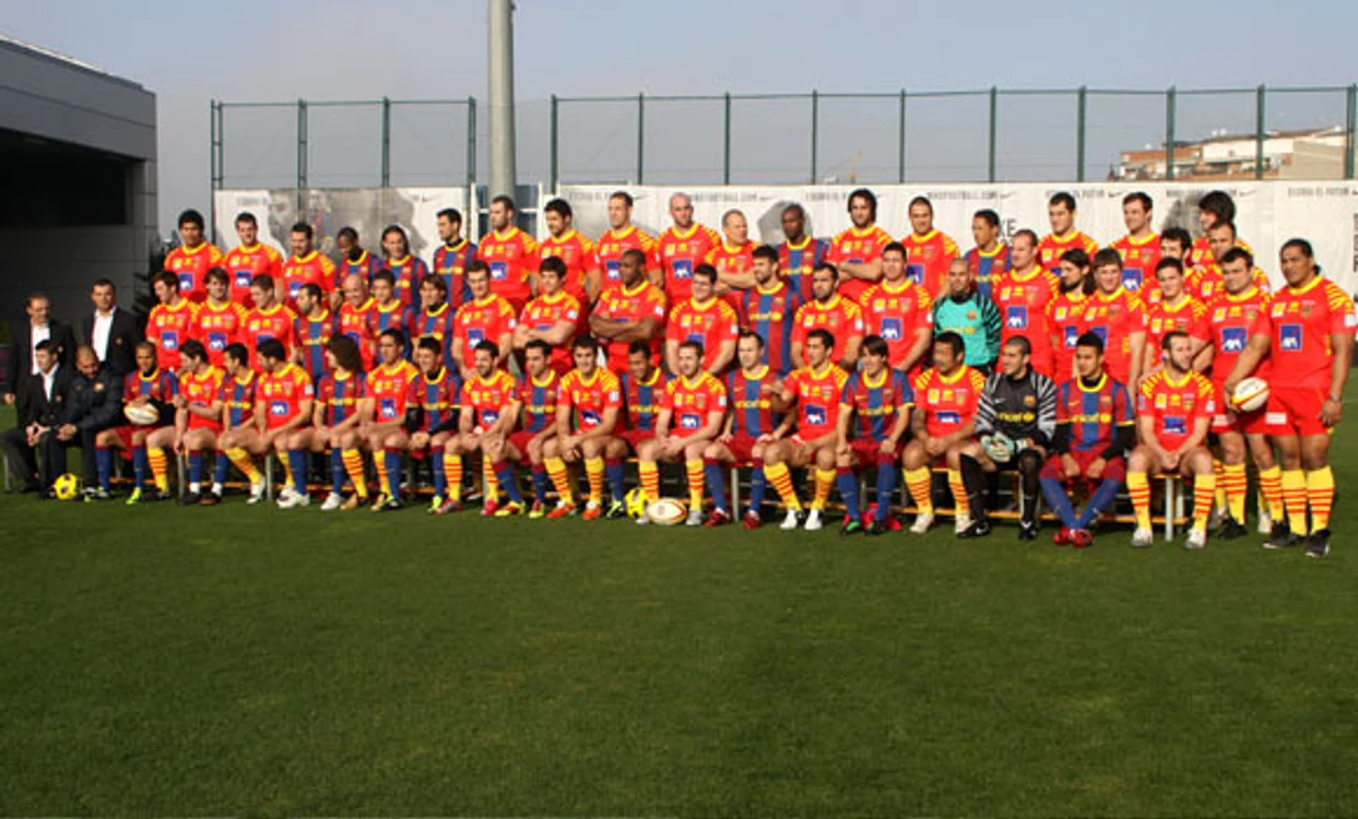 Fotbaliştii Barcelonei şi rugbyştii lui Perpignan s-au fotografiat împreună