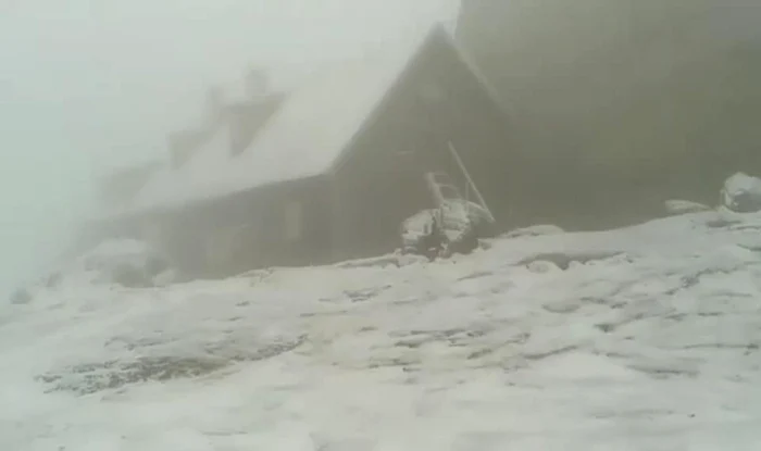 Ninge viscolit la Vârful Omu în Bucegi FOTO meteoplus