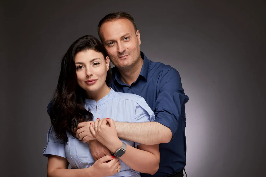 Alexandru Cumpănaşu, alături de Simona, soţia lui care i-a dăruit trei copii