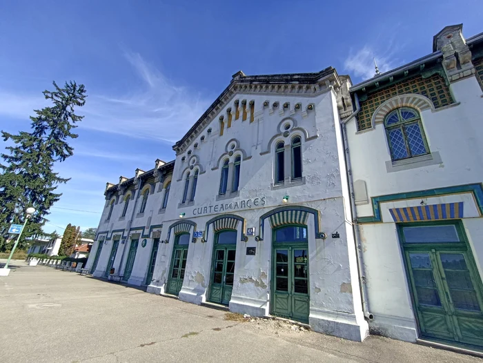 Încep lucrările la Gara Regală de la Curtea de Argeș Foto: Denis Grigorescu