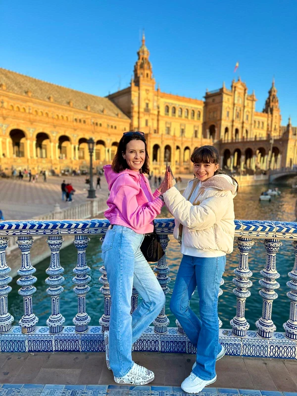 Livia Graur și fiica ei, Renata, vacanță de sfârșit de an însorit la Sevilla foto: arhiva personală