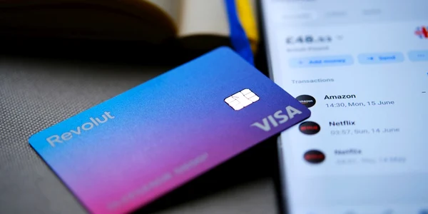 Revolut FOTO Shutterstock
