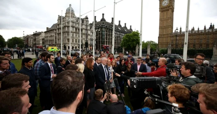 Omagii aduse de laburisti colegii lor Jo Cox FOTO Philip Toscano/PA Wire