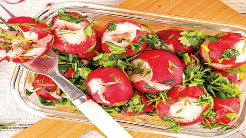 salata de ridichi zdrobite jpg