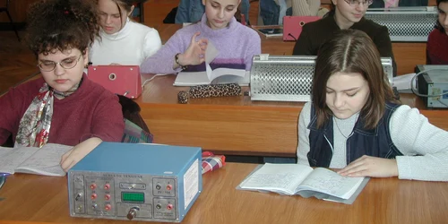 Elevii de la Eminescu spun că Dorina Ziman este un model pentru ei