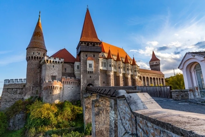Castelul Corvinilor FOTO Shutterstock